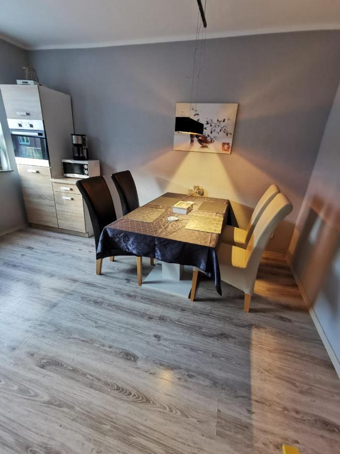 Liebevoll Eingerichtete Ferienwohnung - Zentrale Lage - Netflix & Paytv Вильгельмсхафен Экстерьер фото
